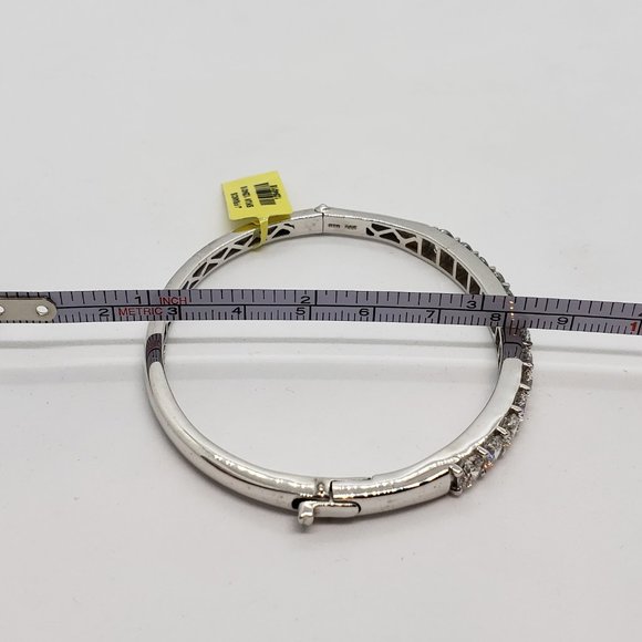 11.15 cts Swarovski Sterling Silver Bangle Bracelet - Picture 12 of 13